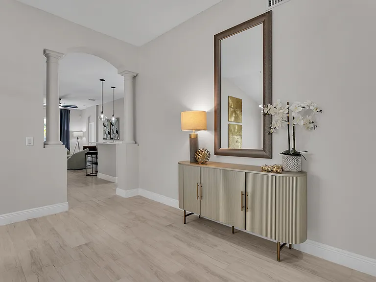 714 Straw Lake Dr — Photo 3