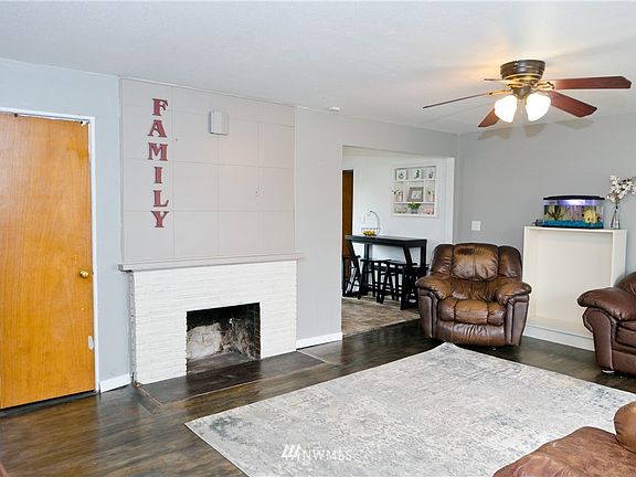 4th image of 526 S Grand Dr