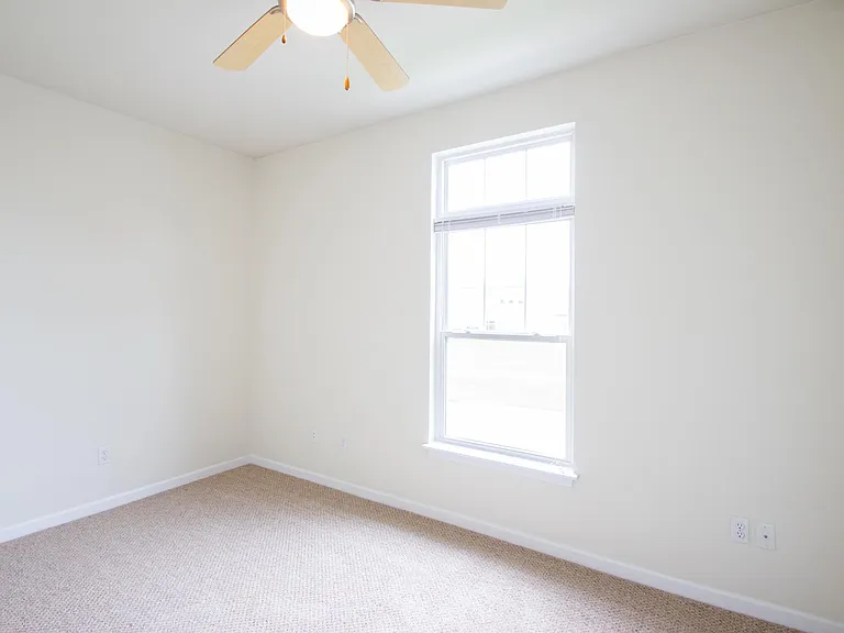 Scholar's Quad Collegiate Apartments — Photo 53