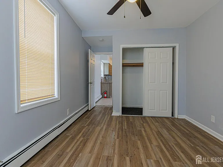 16 Somerset St #2 — Photo 6