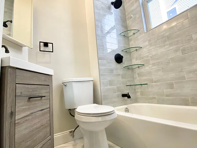 217 Saratoga St #1 — Photo 11