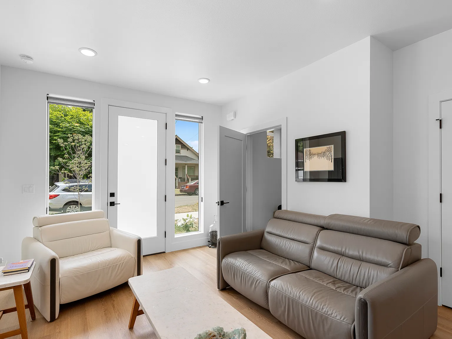 2 bed, 2.5 bath, 966 sqft, $3,200 — Photo 4