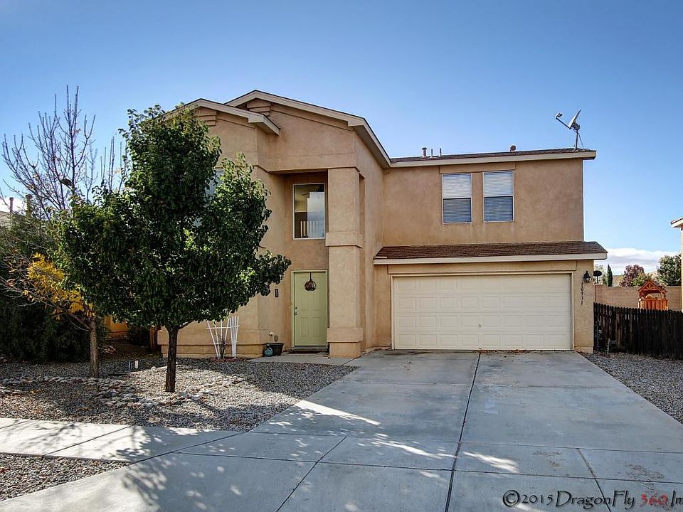 1st image of 10931 Serpentine Ct NW