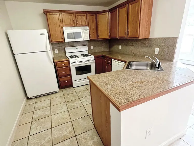 942 State Route 3 #UPSTAIRS — Photo 3