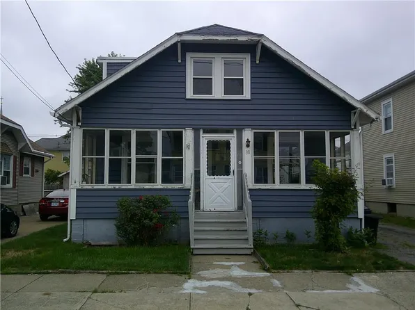 38 Littlefield St, Pawtucket, RI 02861