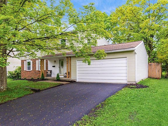 3rd image of 93 Kennebec Pl E