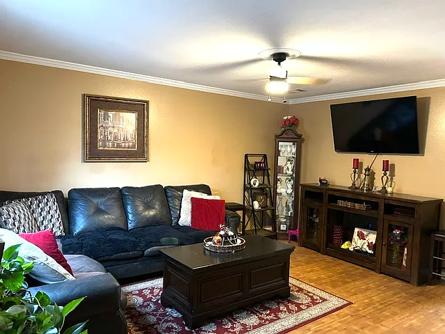 2 bed, 2.5 bath, 1260 sqft, $1,600 — Photo 2