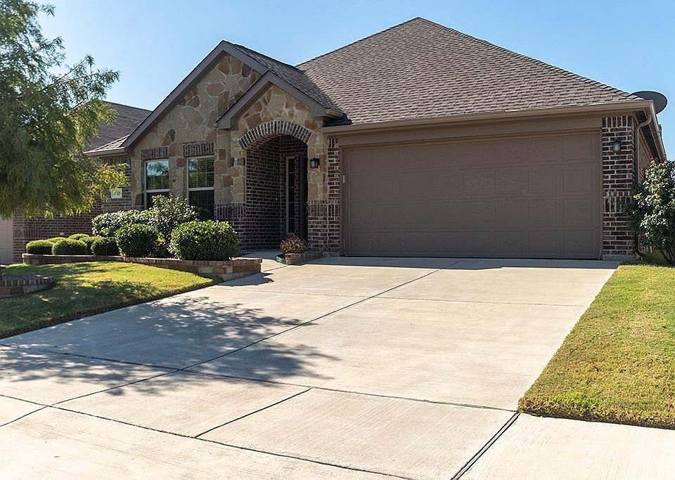 1st image of 8725 Regal Royale Dr