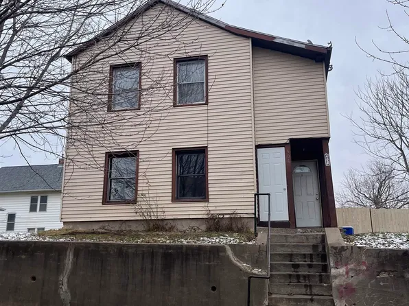 408 S 7th St, Burlington, IA 52601