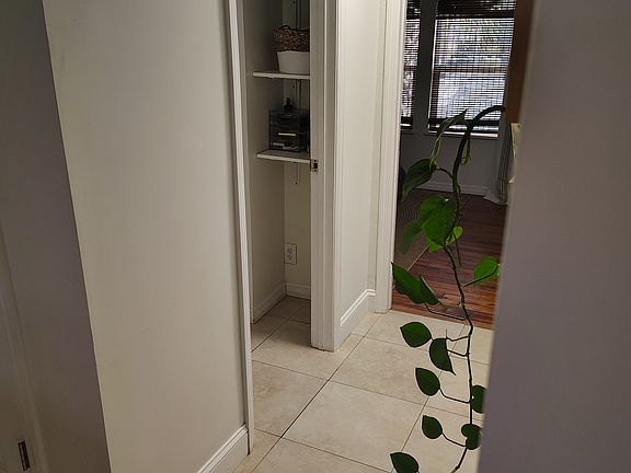 5th image of 117 8th Ave S #C