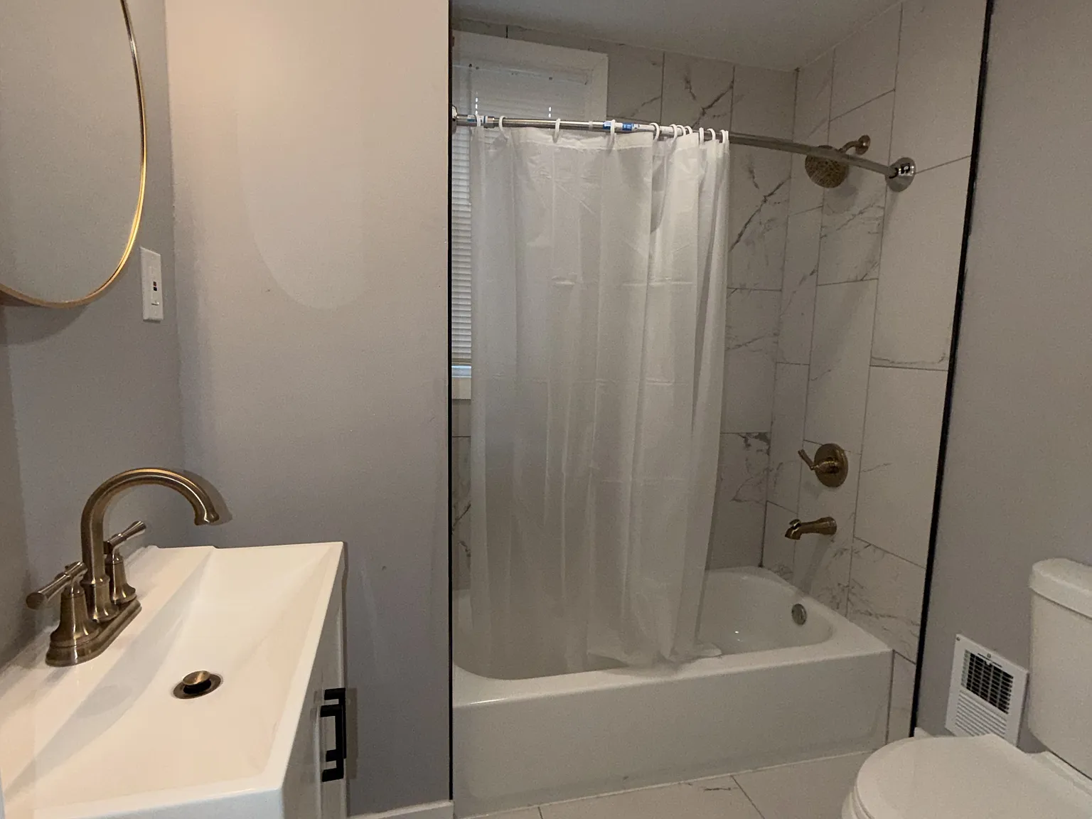 36 Stanley Street - 2R — Photo 3