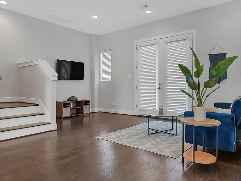 211 Milby St — Photo 13