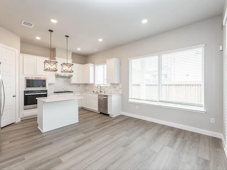 3011 Valley Dr — Photo 6