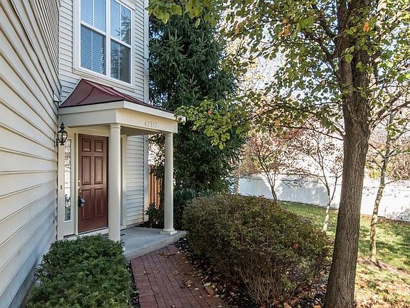 5th image of 42532 Regal Wood Dr