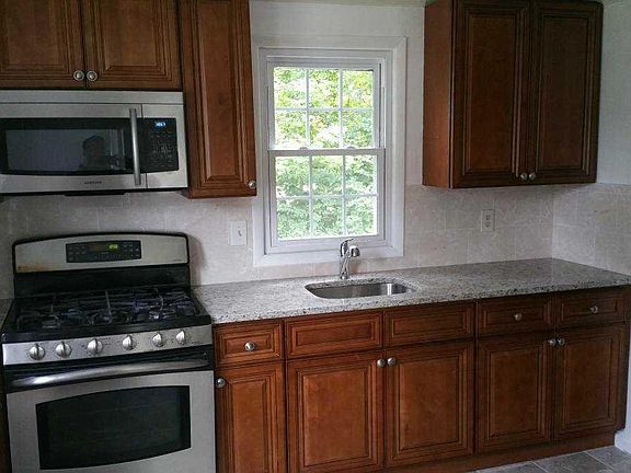 2nd image of 906 N Stonestreet Ave #Rooms