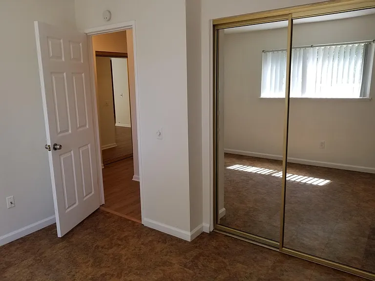 645 Parker St — Photo 19