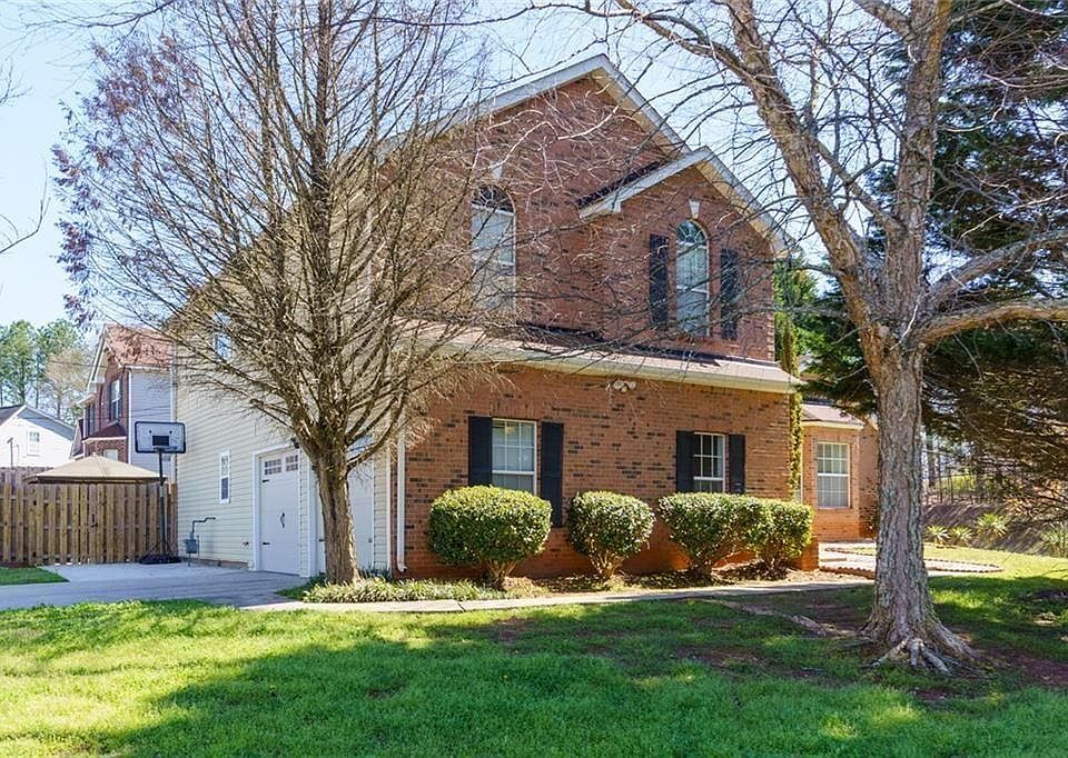 1st image of 2133 Eagles Nest Cir