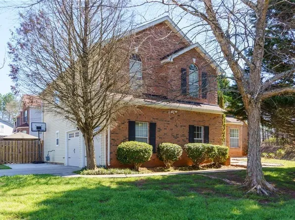 2133 Eagles Nest Cir, Decatur, GA 30035