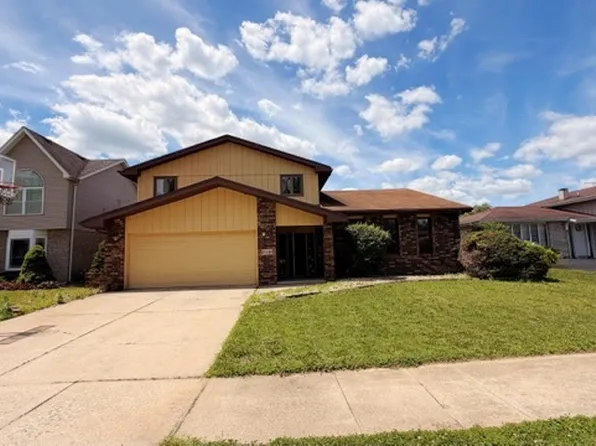 18348 Carriage Ln, Lansing, IL 60438