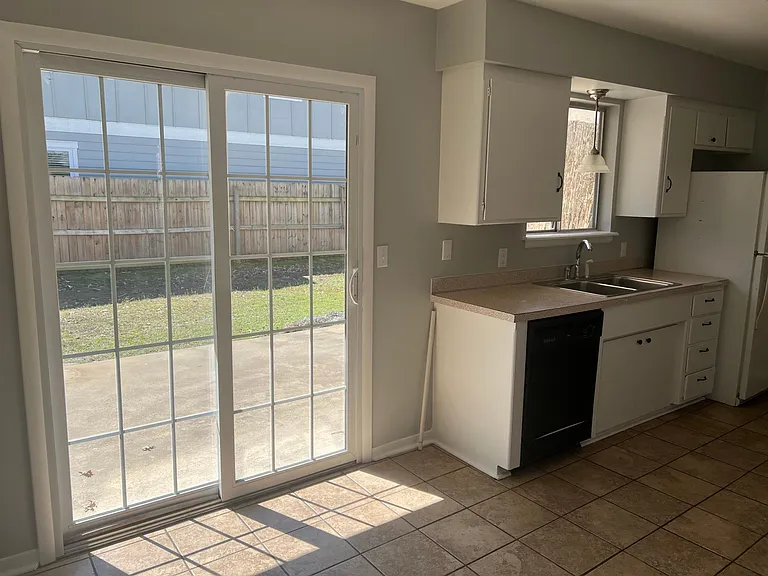 805 W Bel Air Dr — Photo 5