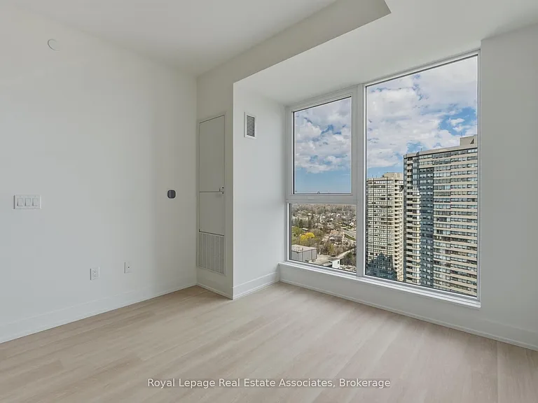25 Cordova Ave #1802 — Photo 9