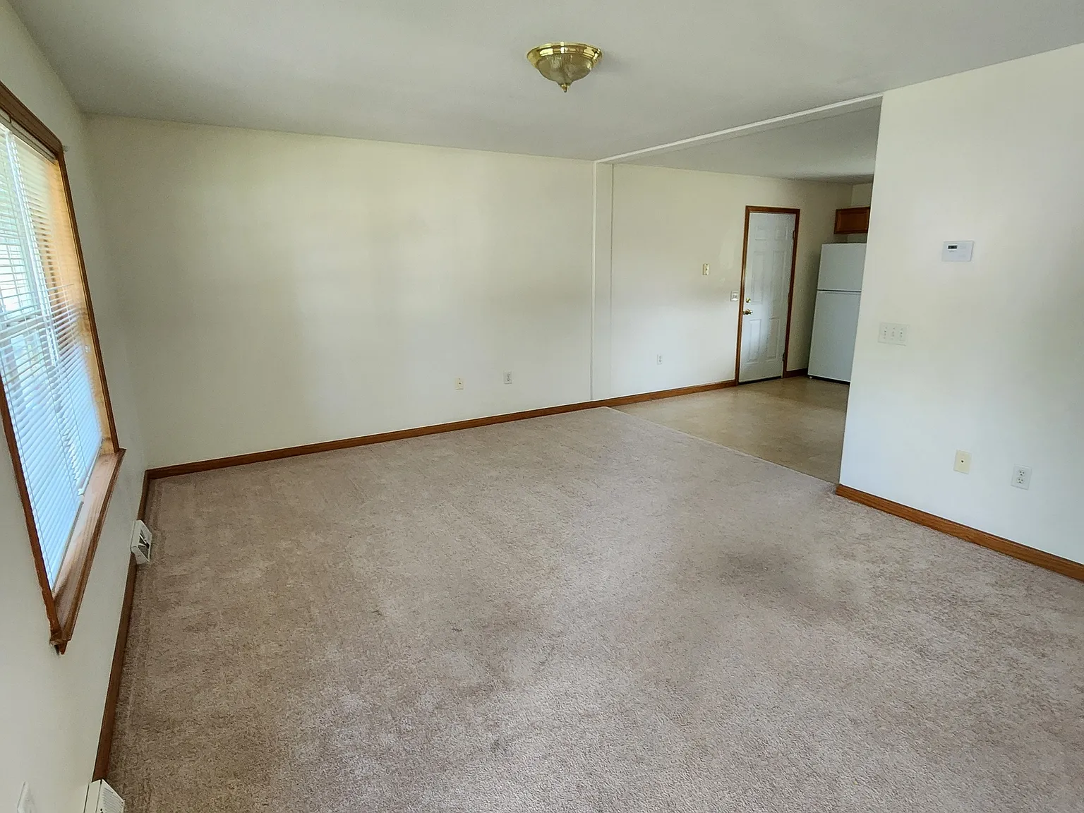 380 Browns Ln — Photo 2