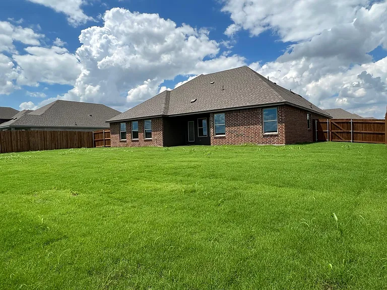 684 Avalon Dr — Photo 21