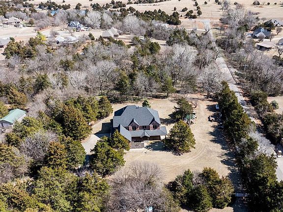 2nd image of 10400 Fawn Trail Rd