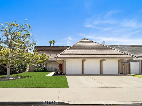 20822 Skimmer Ln, Huntington Beach, CA 92646