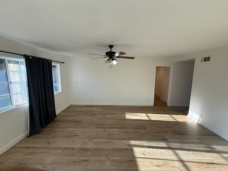 2121 Mignon Way