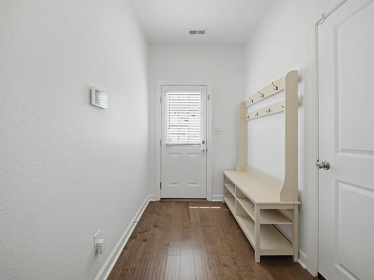 5049 Duxbury Rd — Photo 32