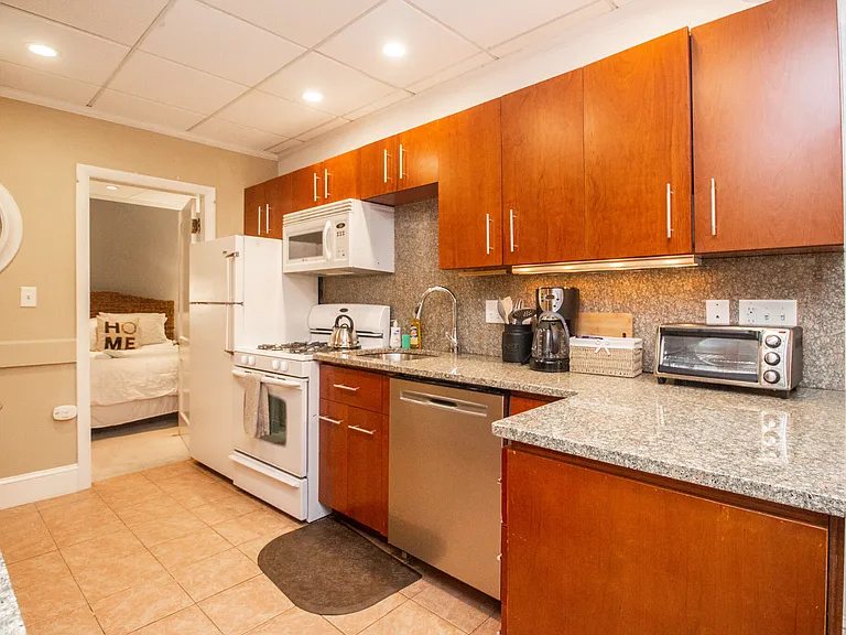 1253-1254 Beacon St #4 — Photo 7