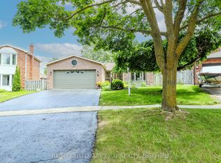 14 Autumn Ln, Barrie, ON L4N6G8