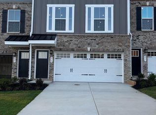 819 Woods Chapel Rd, Buford, GA 30518