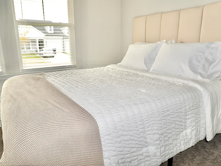 1093 Primrose Dr — Photo 4