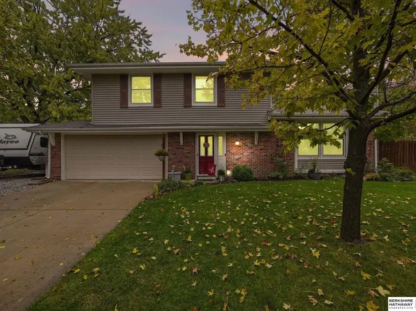 5200 Cameron Ct, Lincoln, NE 68512