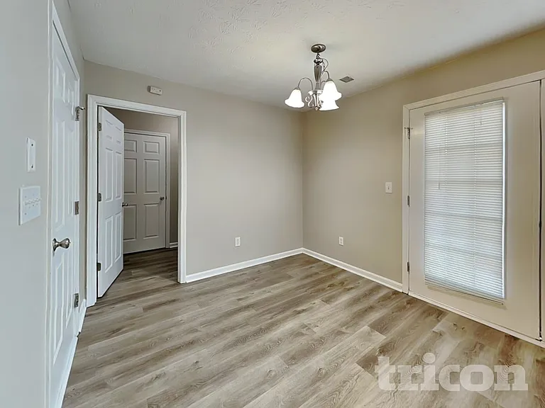 180 Prince Edward Way — Photo 5