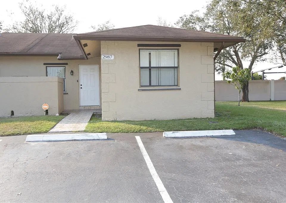 2987 NW 110th Ave