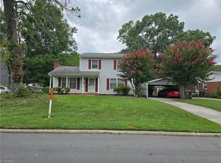 316 W Montcastle Dr, Greensboro, NC 27406