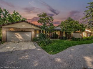 8040 Potter Rd, Flushing, MI 48433