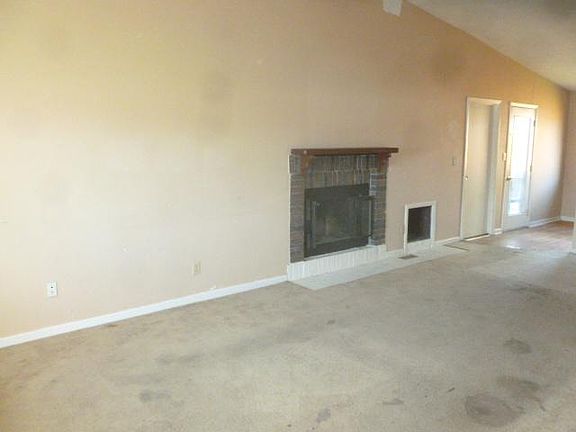 4th image of 3504 Winchester Dr