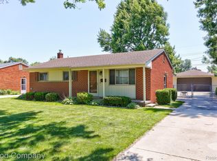 2054 Camel Dr, Sterling Heights, MI 48310