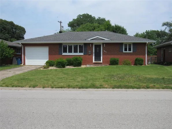 947 Cedar Dr, Wood River, IL 62095