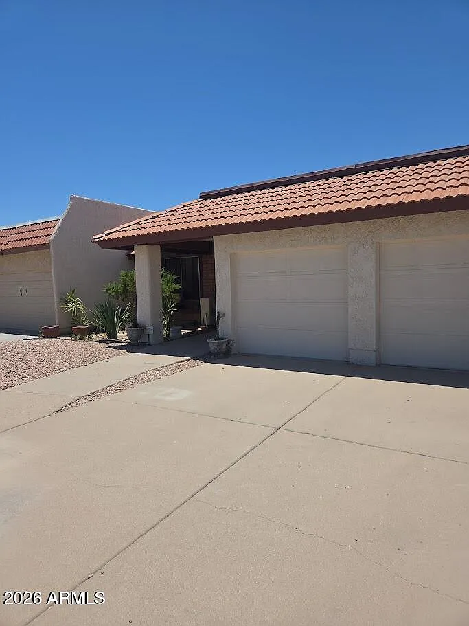 2 bed, 2.0 bath, 1256 sqft, $2,000 — Photo 1