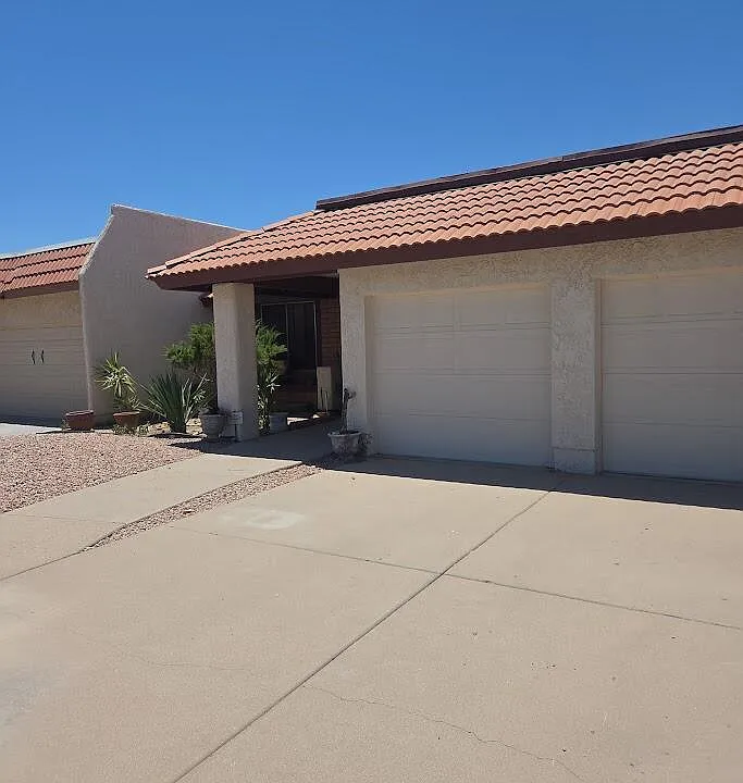 11226 S Tomi Dr