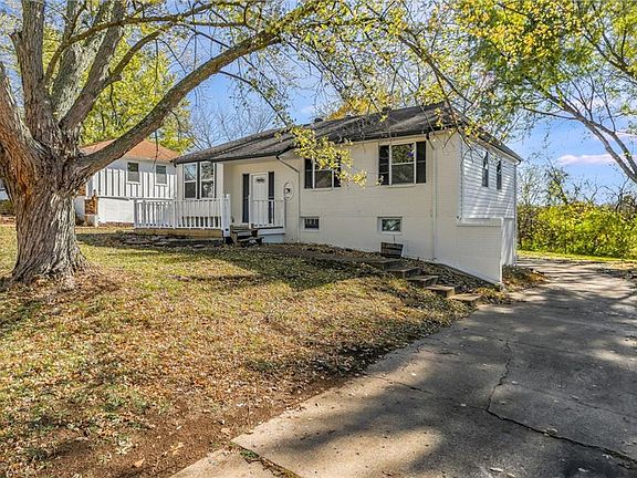 3rd image of 5008 NW Pennington Ln