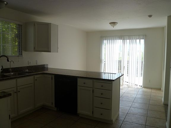 3rd image of 8433 Meadow Green Way