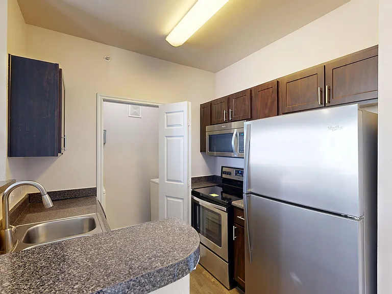 Lakeline Villas — Photo 94