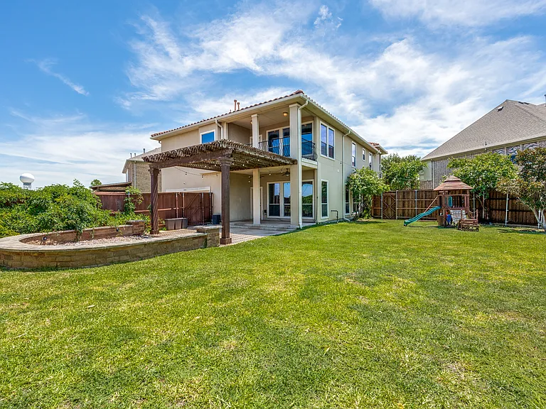 2043 Loma Alta Dr — Photo 23