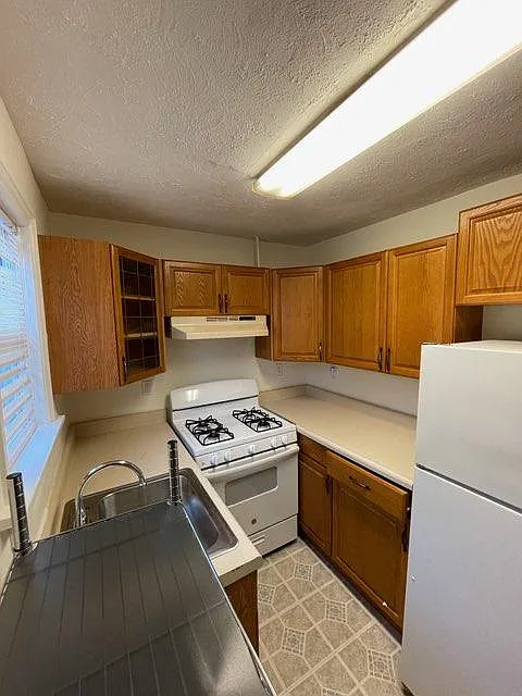 1 bed, 600 sqft, $1,550 — Photo 3